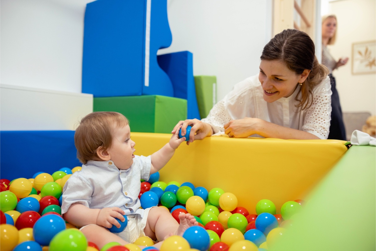 BABYSTEPS program, BABYSTEPS program poticanja ranog razvoja, BABYSTEPS franšiza, vježbe za bebe, radionice za bebe, BABYSTEPS Samobor, BABTSTEPS Zagreb-istok, Hana Vida, Josipa Carek