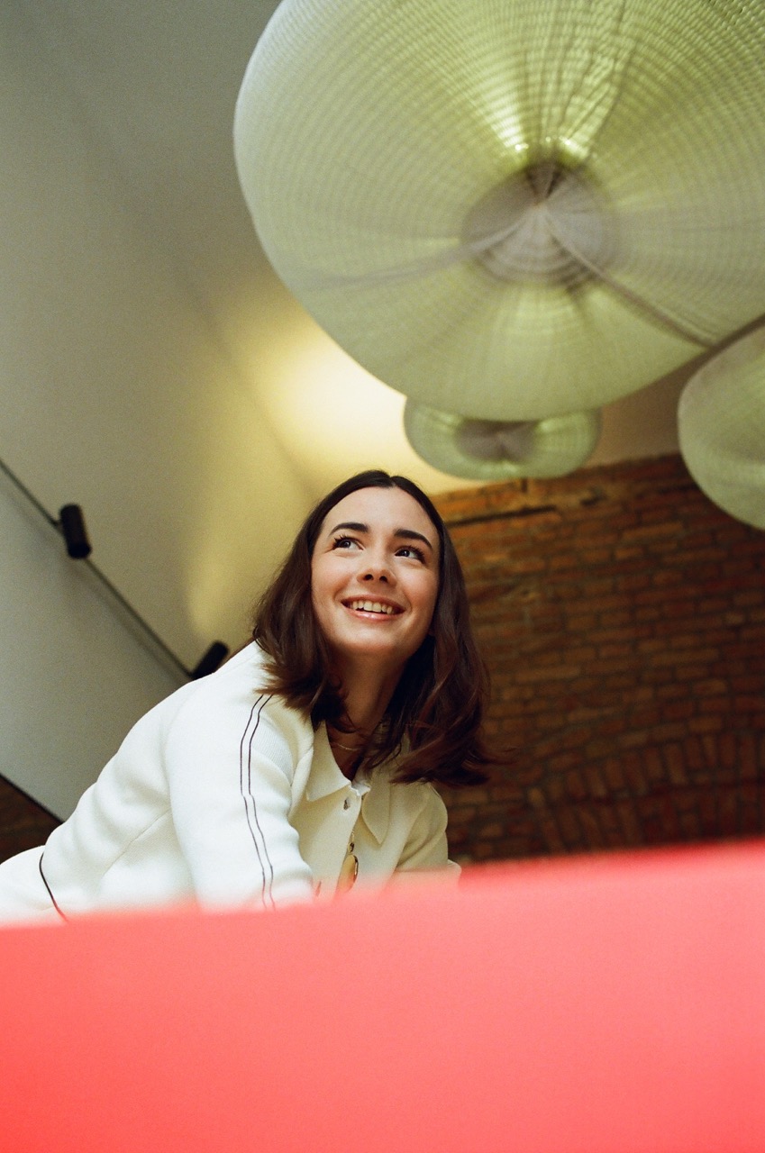 Dora Tomulić, Ulovljeni na izlasku iz ureda, 9Hz, Ninehertz office