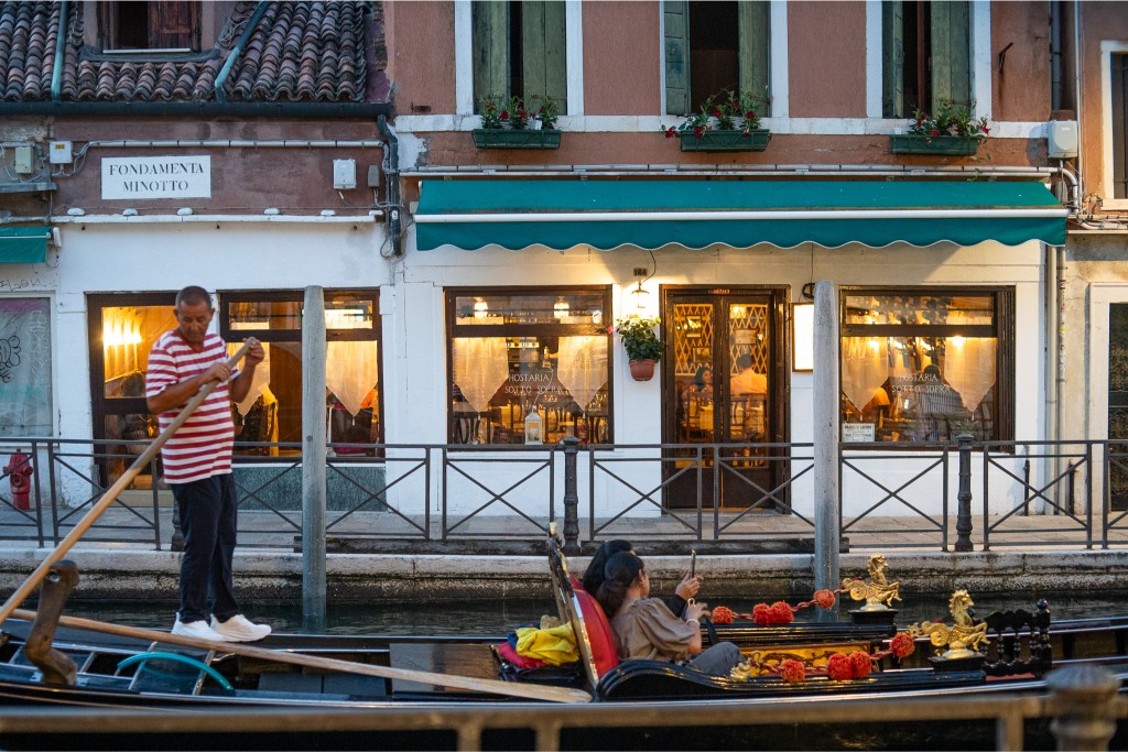 restorani u Veneciji, preporuke, preporuka, savjeti, iskustva, gdje pojesti, ručak, večera, adrese, lokacije, adresa, lokacija, gdje se najbolje jede, jelovnik, cijene jela, pića, aperol spritz, tjestenina, Venecija, cicchetti, Hosteria Osottosopra