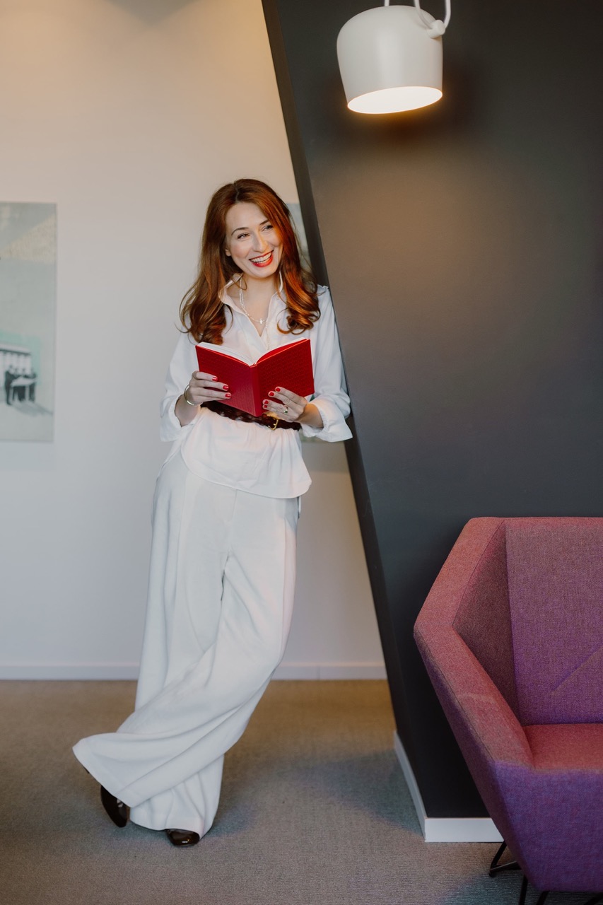 Alina Selanac, Wiener osiguranje, Ulovljeni na izlasku iz ureda, After5