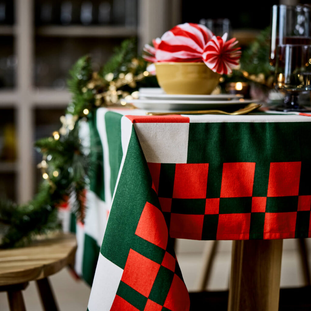 IKEA božićna kolekcija 2025., IKEA božićni ukrasi, IKEA kuglice za bor, kada dolazi IKEA božićna kolekcija, IKEA božićne lampice, IKEA božićna rasvjeta