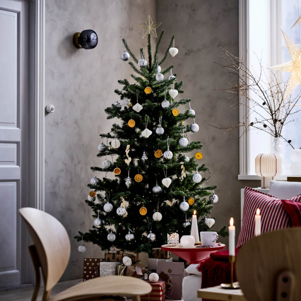 IKEA božićna kolekcija 2025., IKEA božićni ukrasi, IKEA kuglice za bor, kada dolazi IKEA božićna kolekcija, IKEA božićne lampice, IKEA božićna rasvjeta