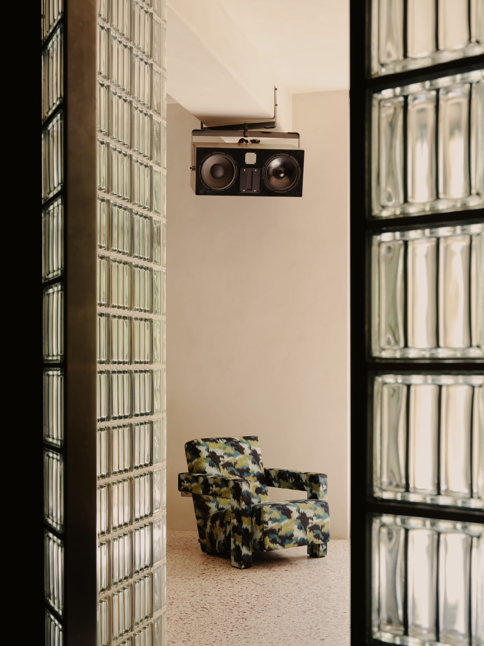 stan u Berlinu, Studio Karhard, Berghain, Berlin, arhitektura, dizajn interijera, uređenje interijera