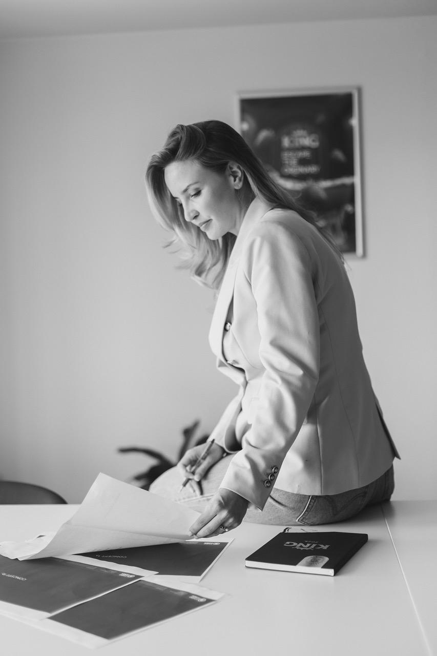 Andrea Previšić, Ulovljen na izlasku iz ureda, Ledo