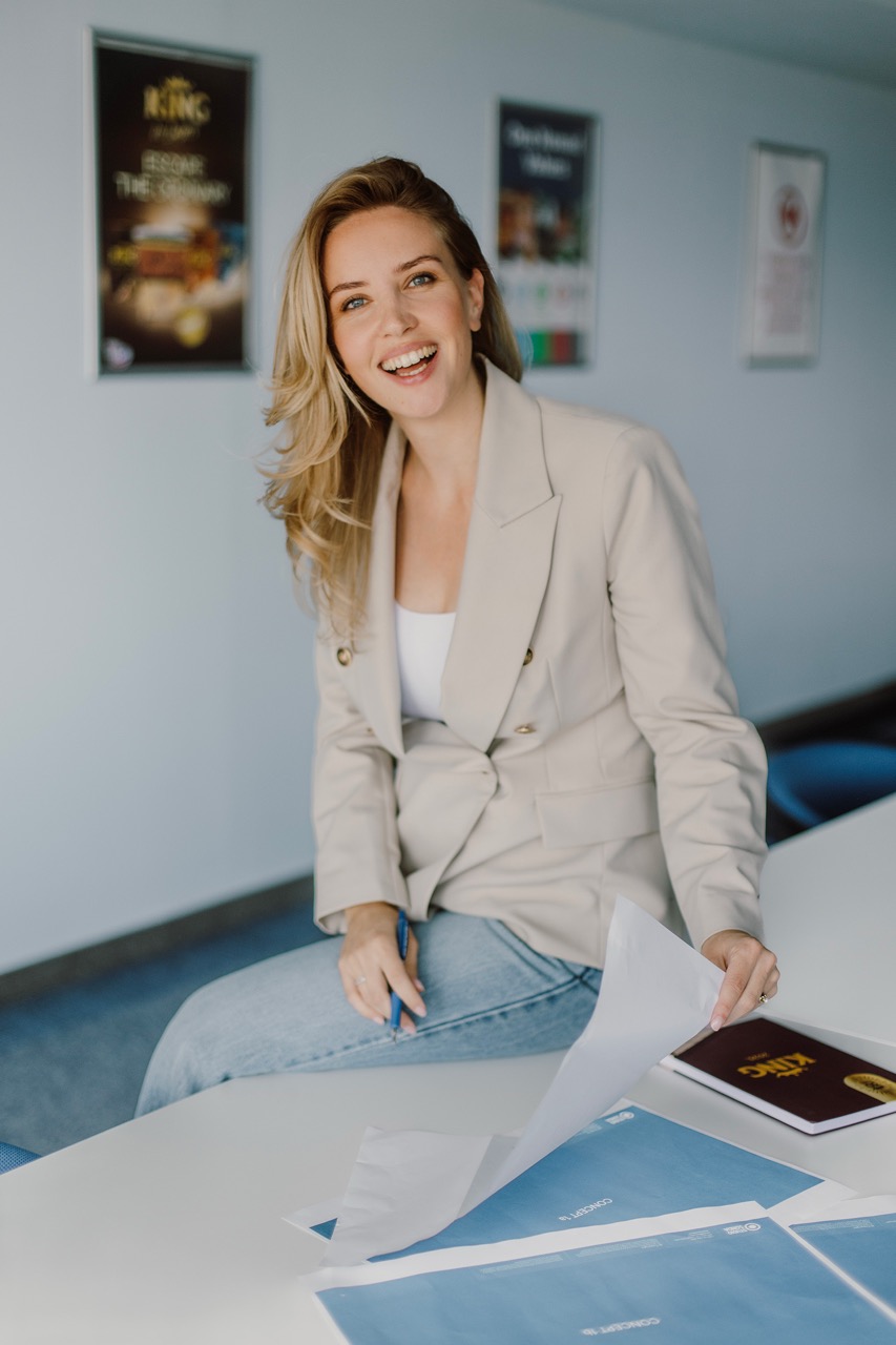 Andrea Previšić, Ulovljen na izlasku iz ureda, Ledo