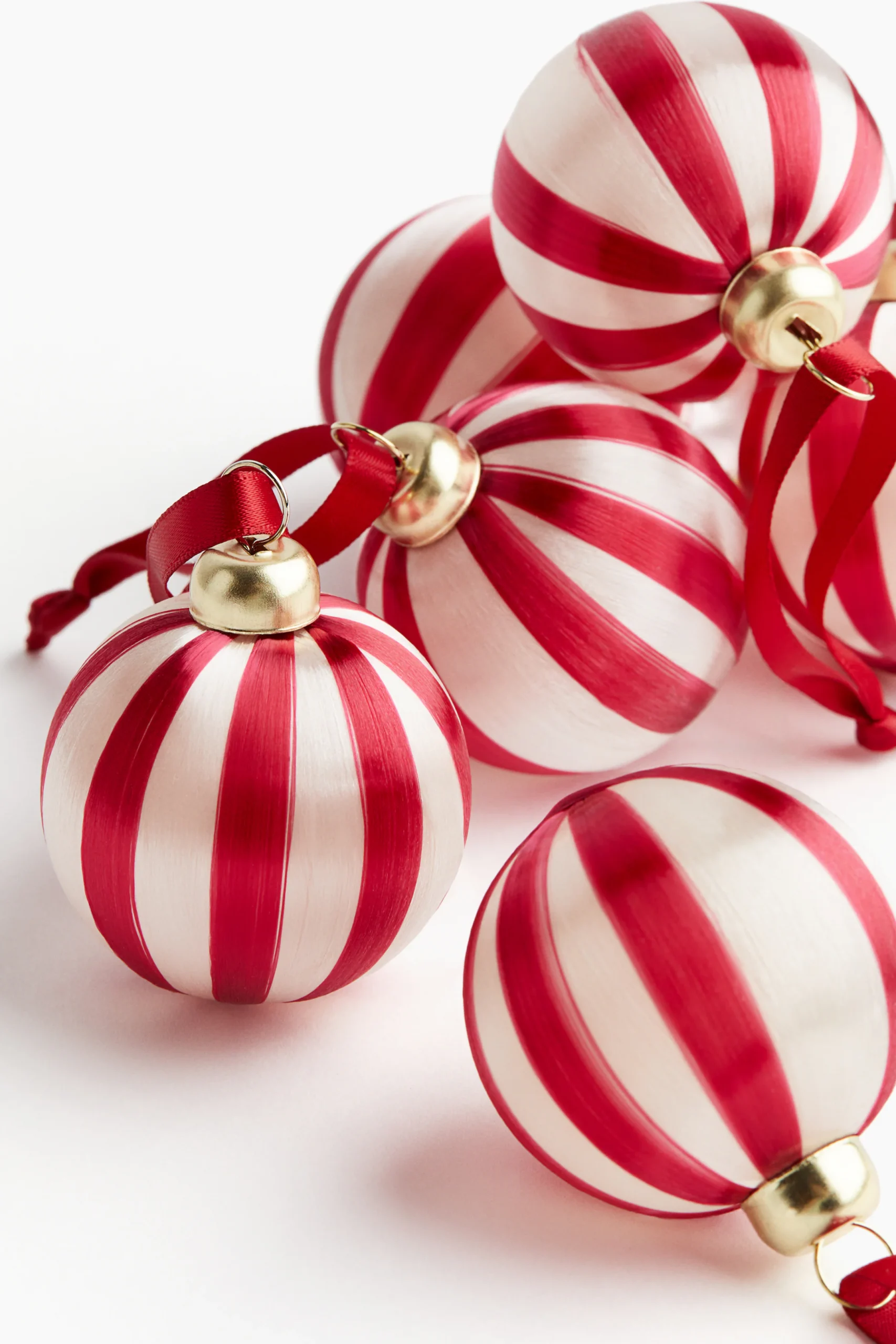 Božićni ukrasi, ikea božićni ukrasi, zara božićni ukrasi, H&M božićni ukrasi, Gdje kupiti kuglice za bor?